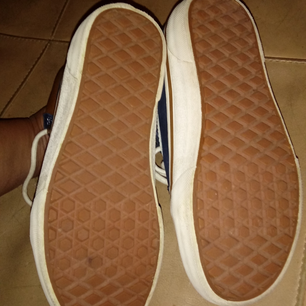 Vans - Picture 3 of 5